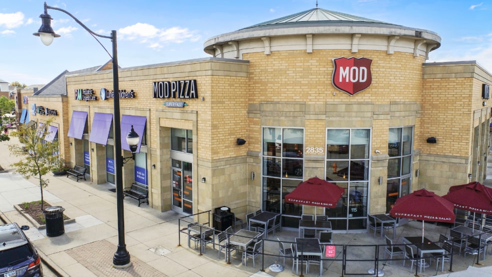 More Photos Of 3200 Anna Marie Ln, Naperville General Retail For Lease