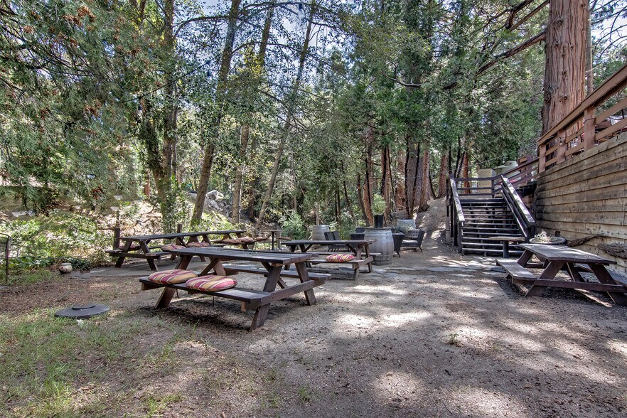 More Photos Of 54905 N Circle Dr, Idyllwild-Pine Cove Restaurant For Lease