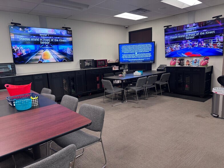 More Photos Of 2200 George Dieter Dr, El Paso Healthcare For Sale