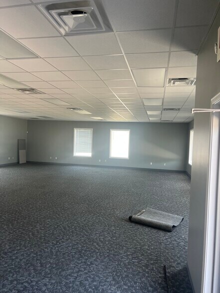 More Photos Of 161 Heritage Meadows Cir, Bourbonnais Office Residential For Lease