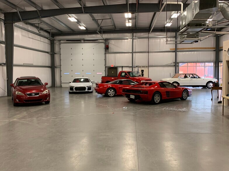 More Photos Of 85 Breighton Blvd, Shelbyville Freestanding For Sale