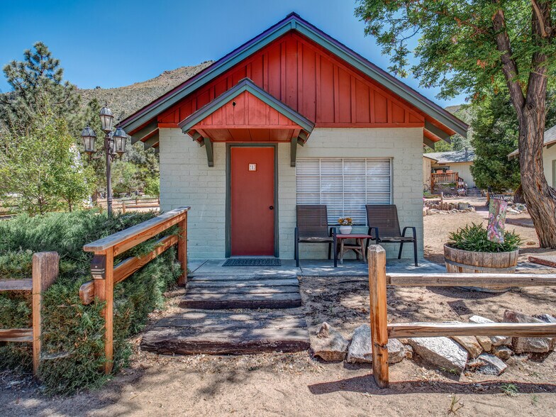 More Photos Of 106705 US Highway 395, Coleville Hotel For Sale