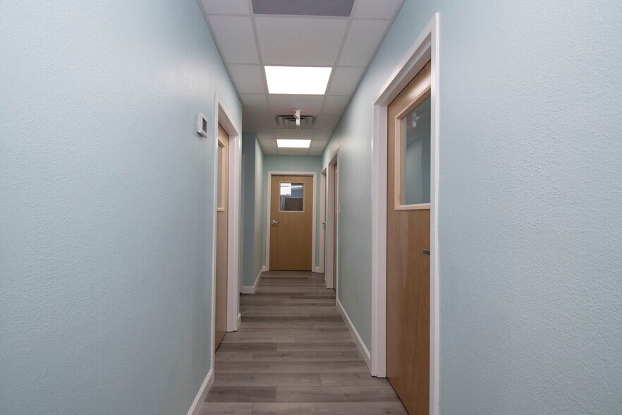 More Photos Of 4535 Tamiami Trl, Port Charlotte Office For Lease