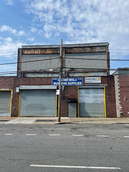 More Photos Of 1201 Oakpoint Ave, Bronx Warehouse For Lease