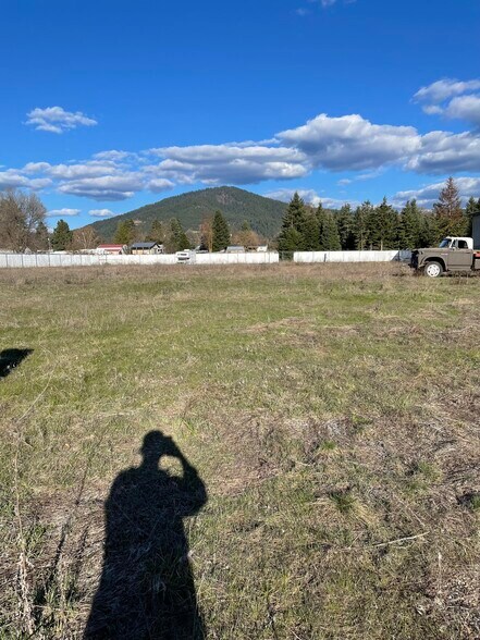 More Photos Of 5920 N Government Way, Dalton Gardens Land For Lease