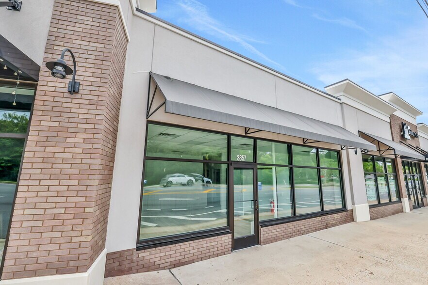 More Photos Of 3853-3921 Hendricks Ave, Jacksonville Storefront For Lease