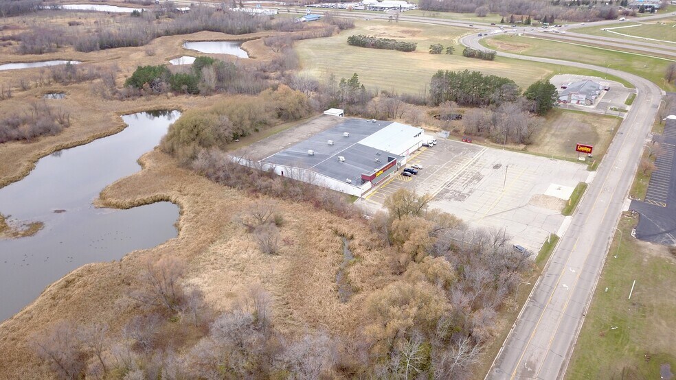 More Photos Of 310 34th Ave W, Alexandria Freestanding For Sale