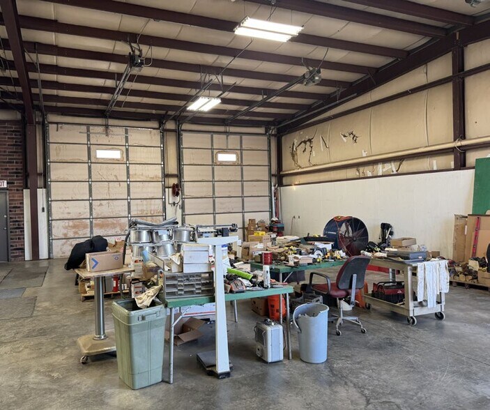 More Photos Of 1301 S Powell Rd, Independence Industrial For Lease