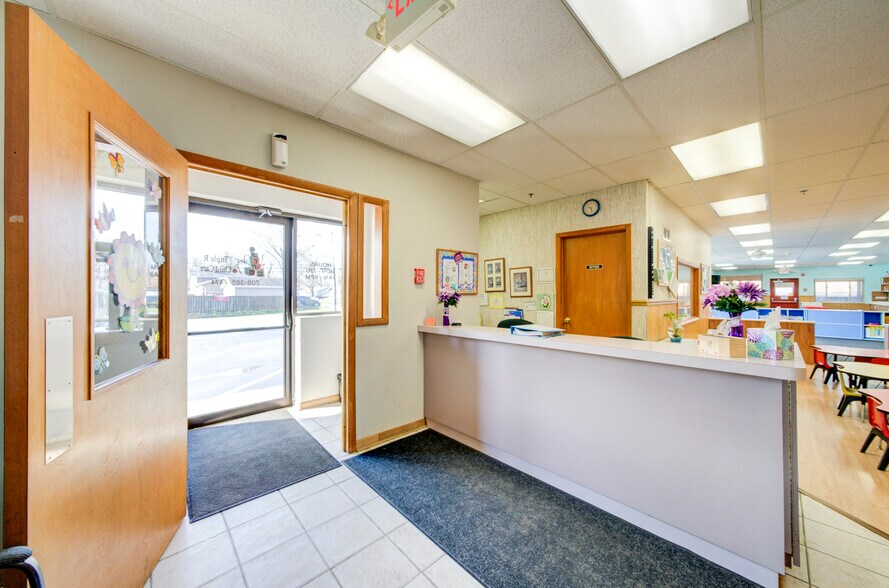 More Photos Of 5500 147th St, Oak Forest Daycare Center For Sale