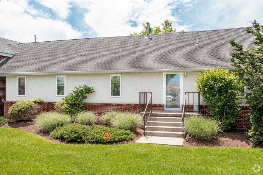 More Photos Of 134 Bridgeton Pike, Mullica Hill Medical For Lease