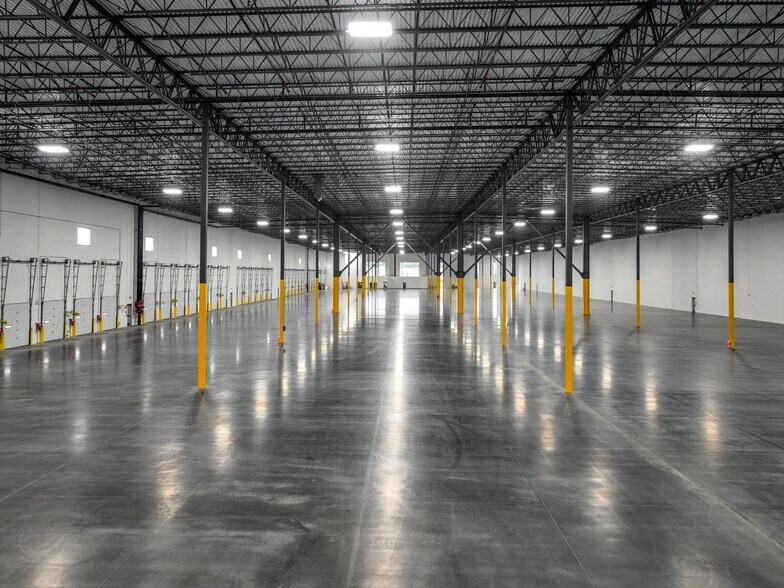 More Photos Of 200 Hollister Rd, Teterboro Warehouse For Lease