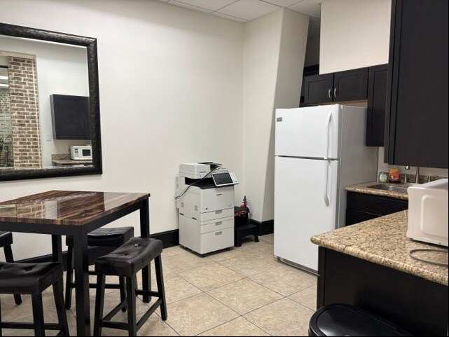 More Photos Of 15010 Lakefair Dr, Richmond Medical For Lease
