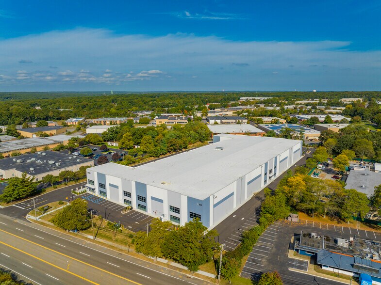 More Photos Of 60 Motor Pky, Commack Warehouse For Lease