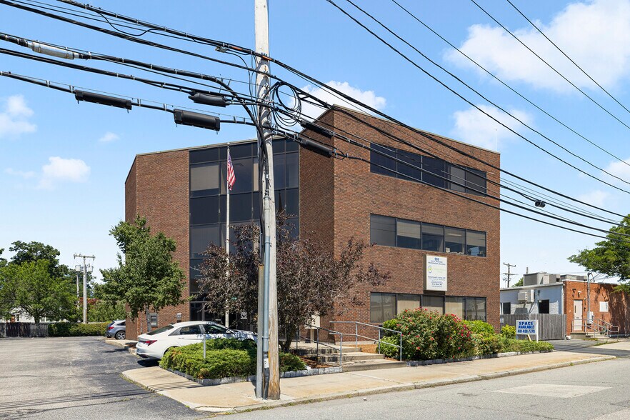 More Photos Of 999 S Broadway, East Providence Medical For Sale