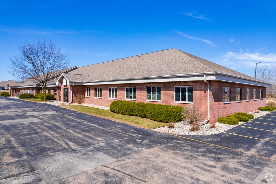 More Photos Of 119 N McCarthy Rd, Appleton Office For Lease