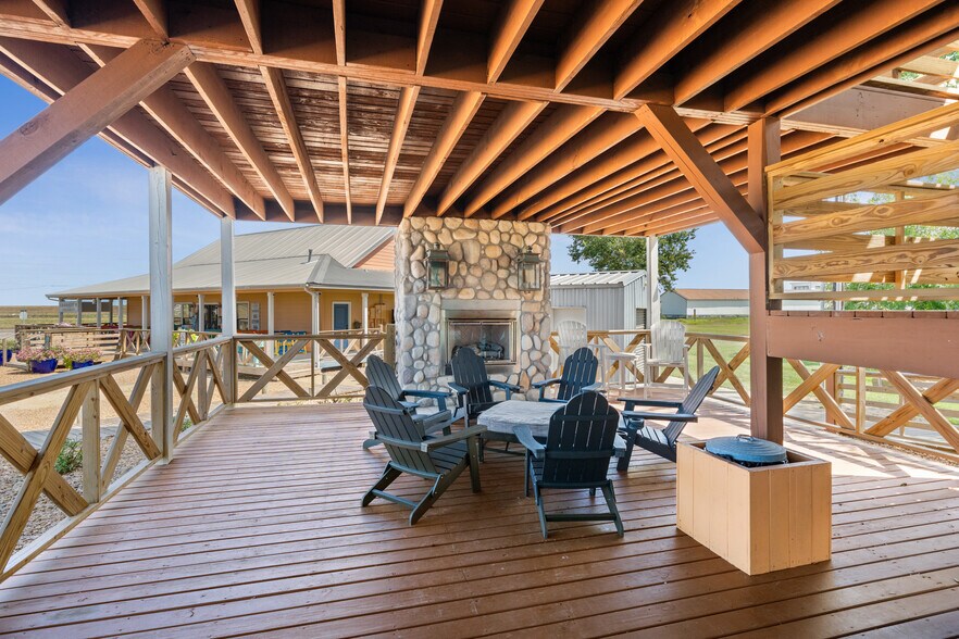 More Photos Of 22996 Highway 60, Matagorda Hotel For Sale