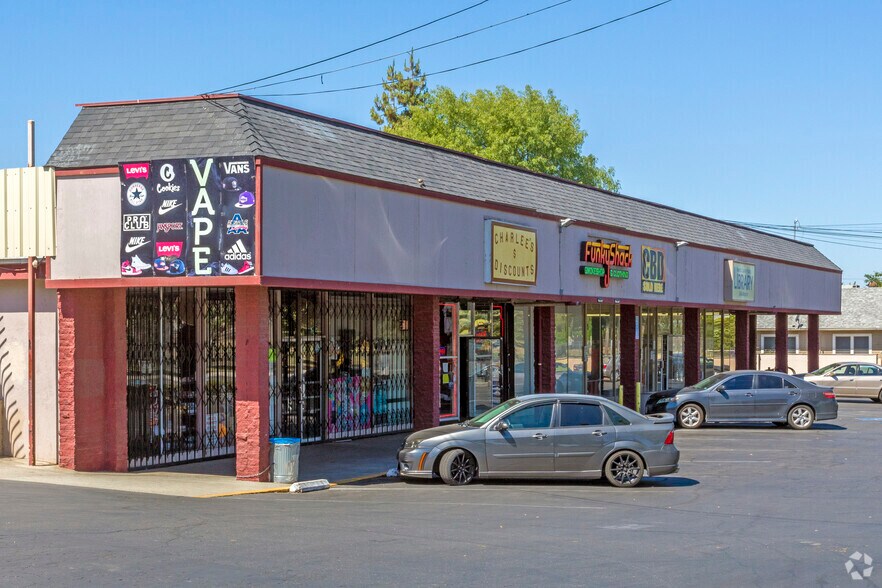 More Photos Of 505-539 W Dakota Ave, Fresno Freestanding For Lease