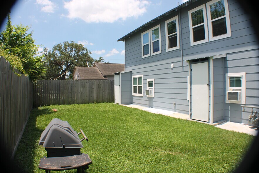 More Photos Of 6802 Avenue F, Houston Multifamily For Sale