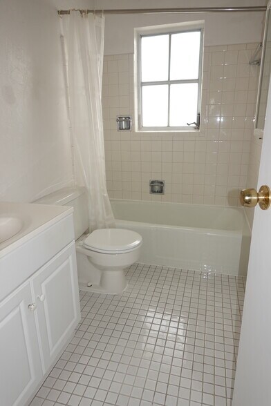 More Photos Of 2887 S Osceola Ave, Orlando Office For Sale