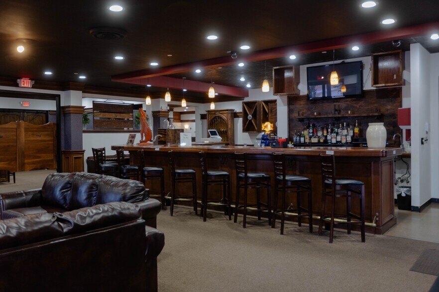 More Photos Of 6263 State Highway 66, Tulsa Restaurant For Sale