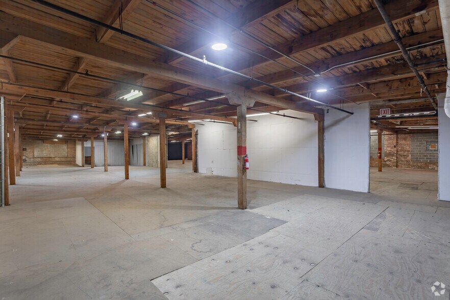 More Photos Of 2415 W 24th Pl, Chicago Warehouse For Sale