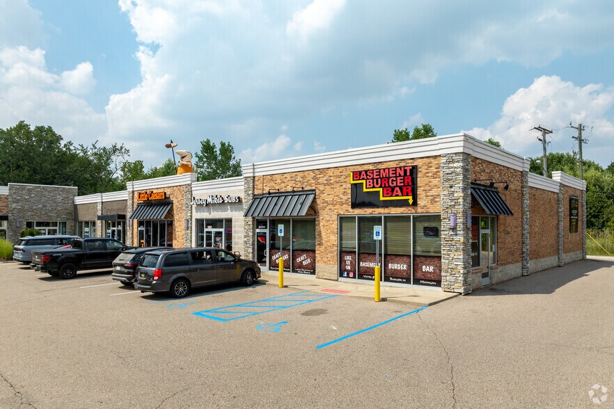 More Photos Of 42400-42454 Ford Rd, Canton Township Freestanding For Lease