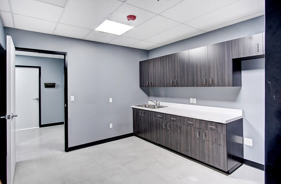 More Photos Of 710 S Central Ave, Glendale Medical For Lease