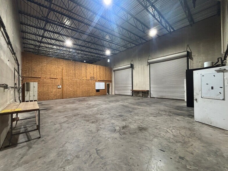 More Photos Of 4214 North Point Blvd SE, Dundalk Warehouse For Lease