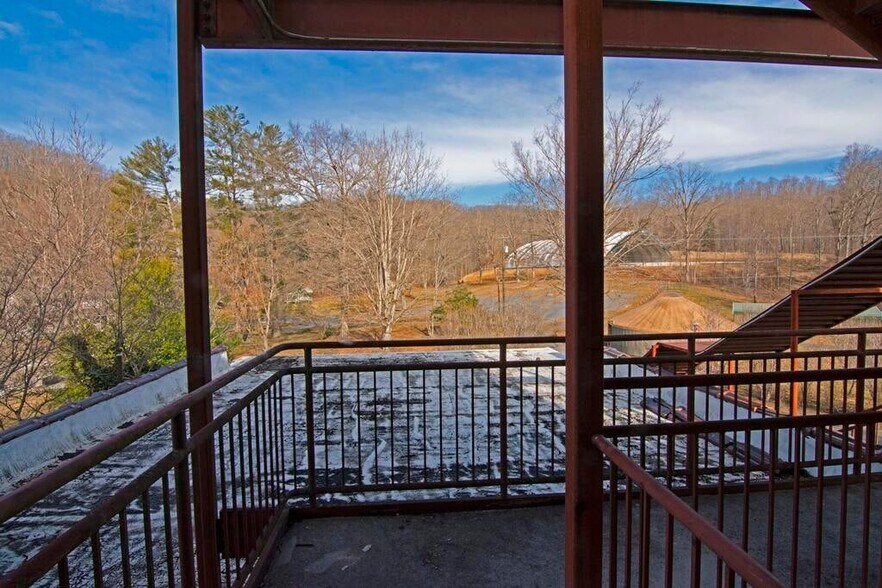 More Photos Of 158 Academy Lane Dr, Pence Springs Hotel For Sale