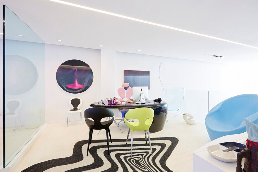 More Photos Of 428 W 54th St, New York Apartments For Sale