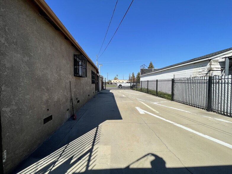 More Photos Of 1313 Brundage Ln, Bakersfield Office For Lease