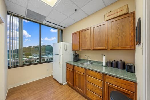 More Photos Of 222 S Sidney Baker St, Kerrville Office For Lease