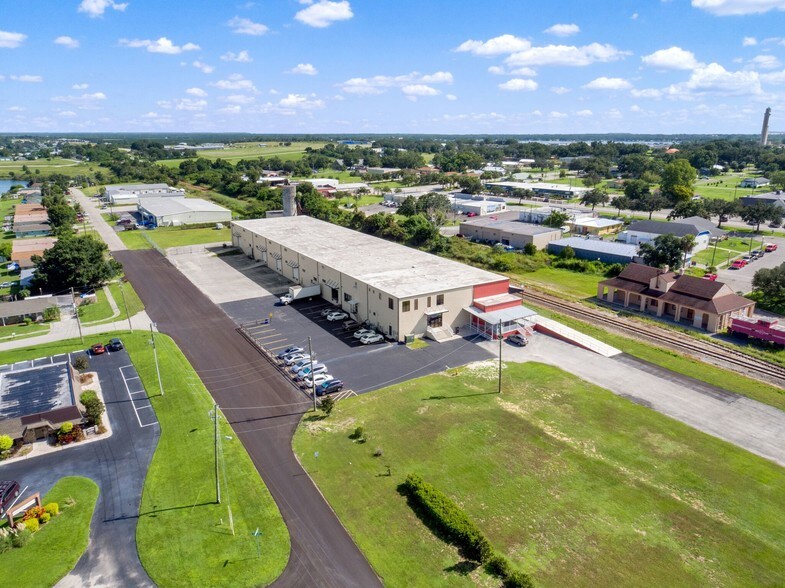 More Photos Of 110 W Interlake Blvd, Lake Placid Warehouse For Lease