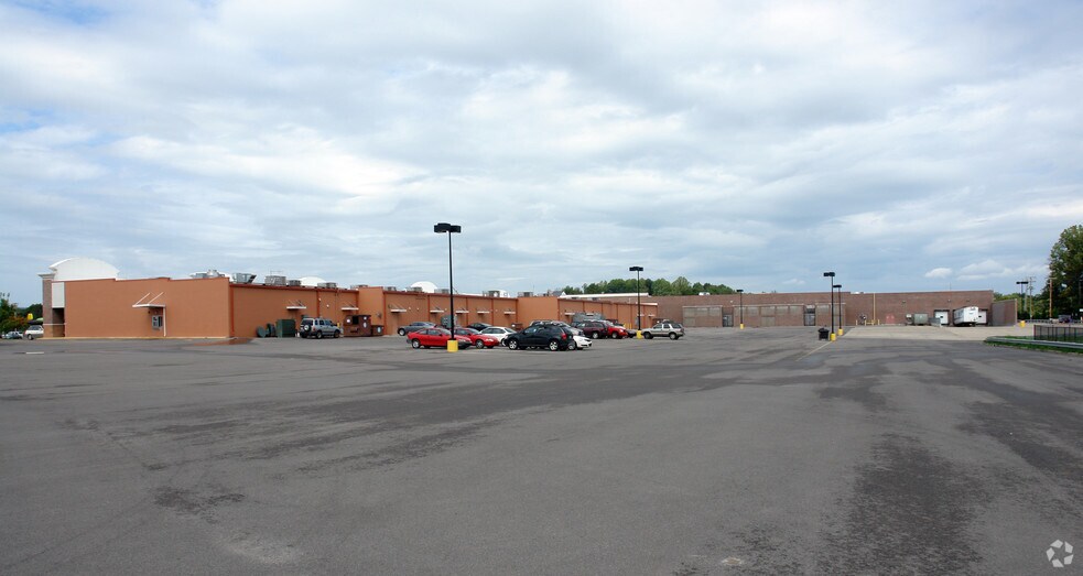 More Photos Of 86-114 Town Center Rd, Fayetteville Storefront Retail Office For Lease