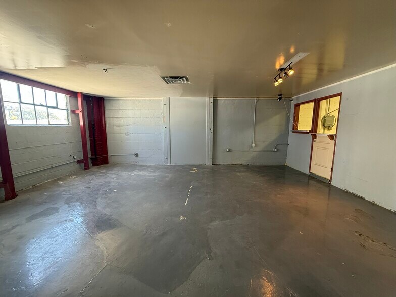 More Photos Of 1335 Railroad St, Paso Robles Storefront For Lease