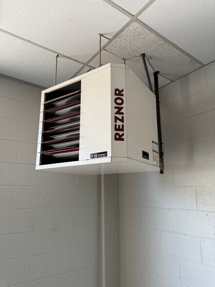 More Photos Of 2808 Virginia Ave, Collinsville Auto Repair For Sale