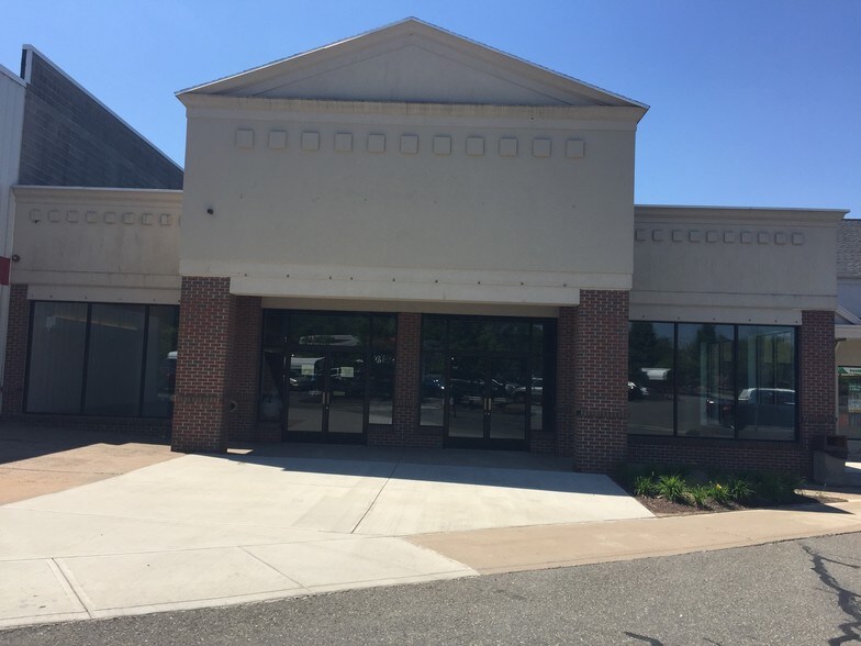 More Photos Of 1270-1280 E Main St, Torrington Freestanding For Lease