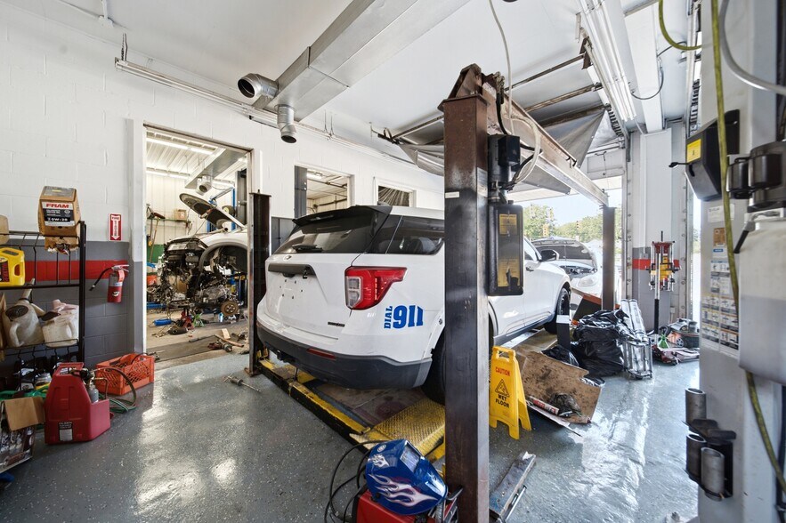 More Photos Of 1201 Broad River Rd, Columbia Auto Repair For Sale