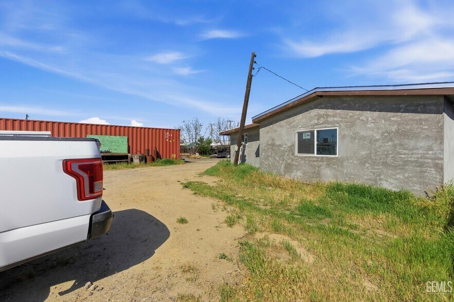 More Photos Of 2800 Patton Way, Bakersfield Specialty For Sale