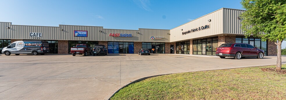 More Photos Of 2990 SE 19th St, Moore Storefront Retail Office For Lease