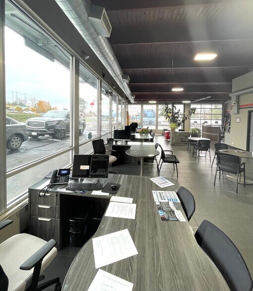 More Photos Of 16001 SE Mcloughlin Blvd, Milwaukie Auto Repair For Lease