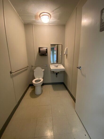 More Photos Of 1008 Dickerson Dr, Jasper Land For Lease