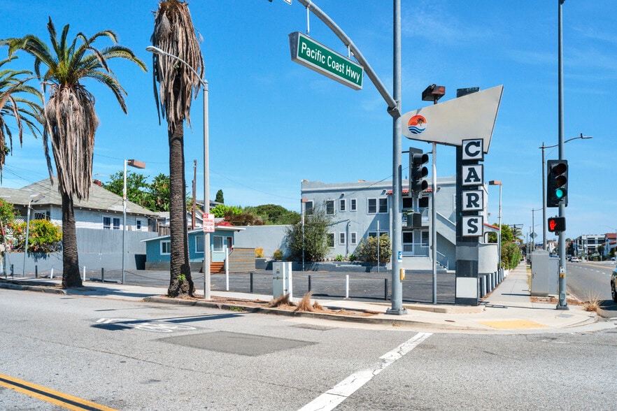 Primary Photo Of 339 S Pacific Coast Hwy, Redondo Beach Specialty For Lease