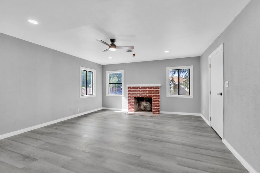 More Photos Of 1006 Lochbrae Rd, Sacramento Assisted Living For Sale