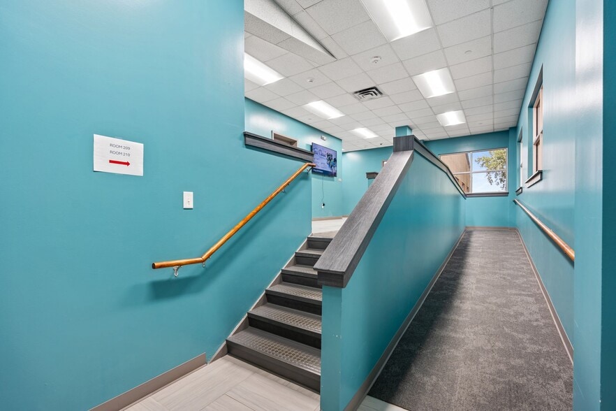More Photos Of 1411 W Main St, League City Schools For Sale