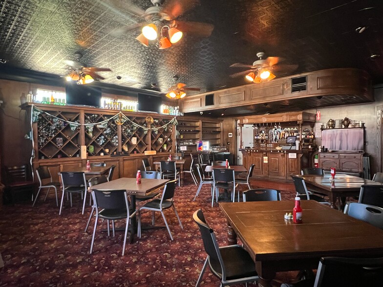 More Photos Of 821 W Broadway St, Muskogee Restaurant For Sale