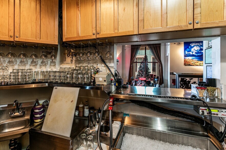 More Photos Of 890 Main St, Park City Apartments For Sale