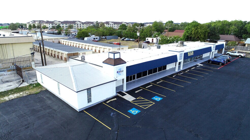 More Photos Of 4801-4809 Lakebend West Dr, San Antonio Freestanding For Sale