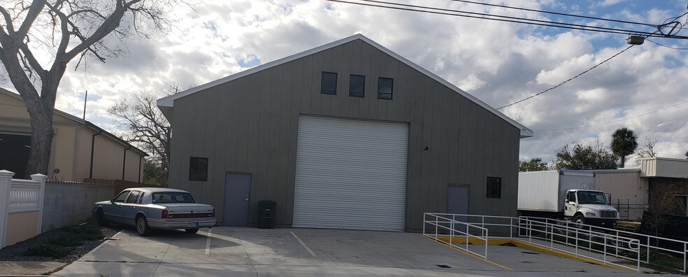 More Photos Of 142 S Segrave St, Daytona Beach Manufacturing For Sale