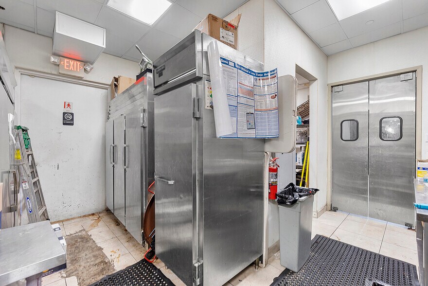 More Photos Of 401 W Atlantic Ave, Delray Beach Storefront Retail Office For Sale